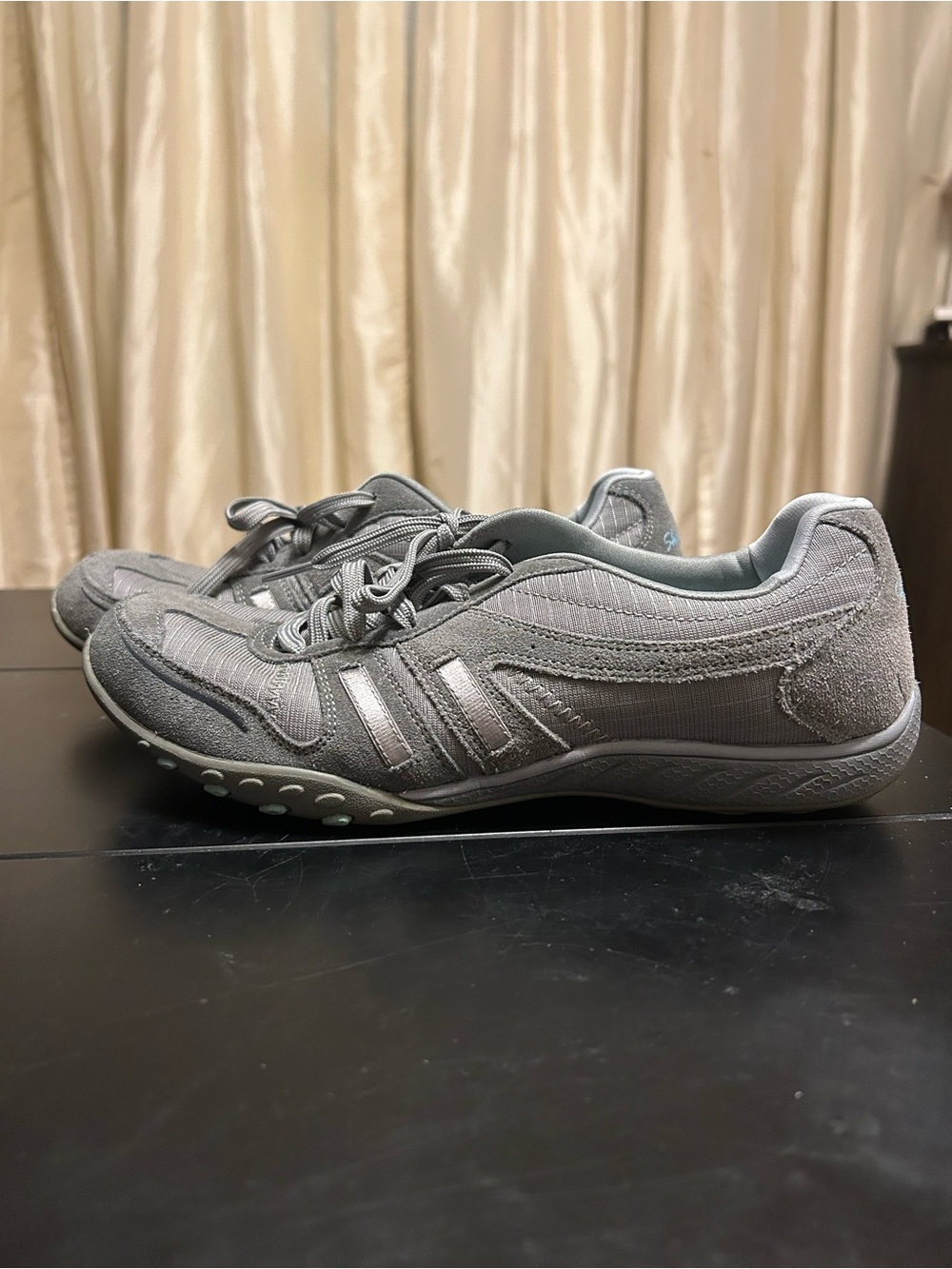 Skechers Light Gray Lace-Up Sneakers with Mint Insole - Picture 6 of 8